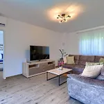 Cordis By Interhome Будинок відпочинку Пула