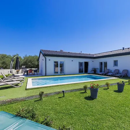 Cordis By Interhome פולה