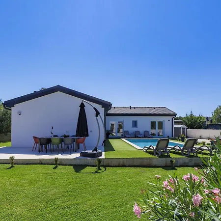 Cordis By Interhome