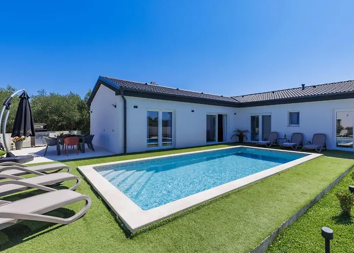 בית נופש Cordis By Interhome פולה